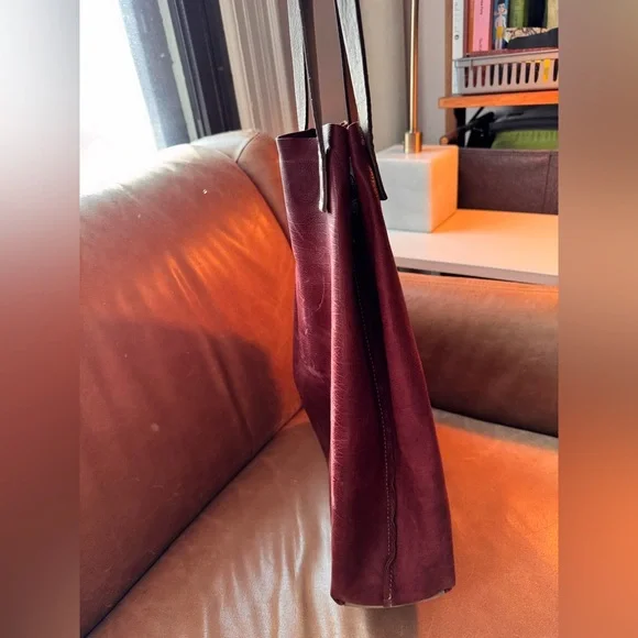 Vintage vibes red maroon brown soft leather tote Toshi minimal designer luxe - Picture 6 of 17